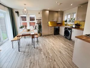 Kitchen- click for photo gallery